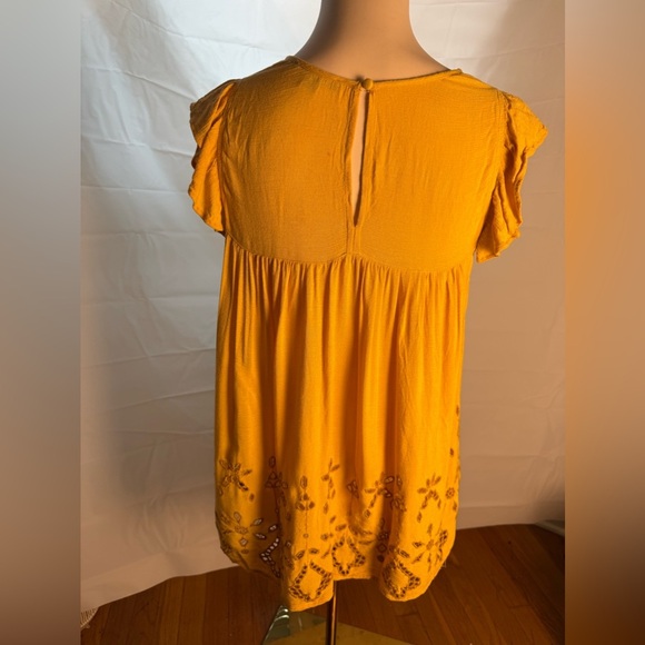 American Eagle Outfitters Yellow Flutter Sleeve Blouse - Picture 2 of 7